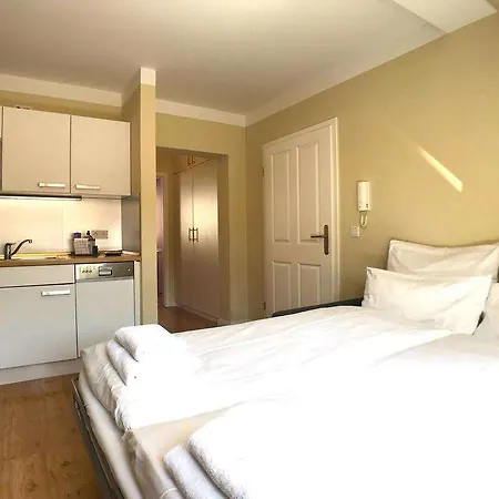 Amaroo Bb40 Hotel
