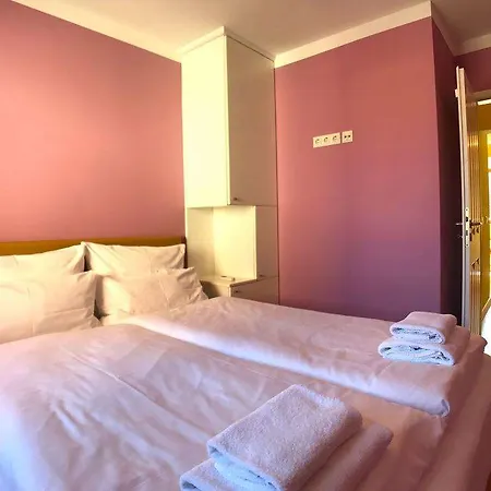 Hotel Amaroo Bb40 *