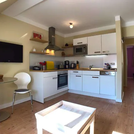 Amaroo Bb40 ホテル